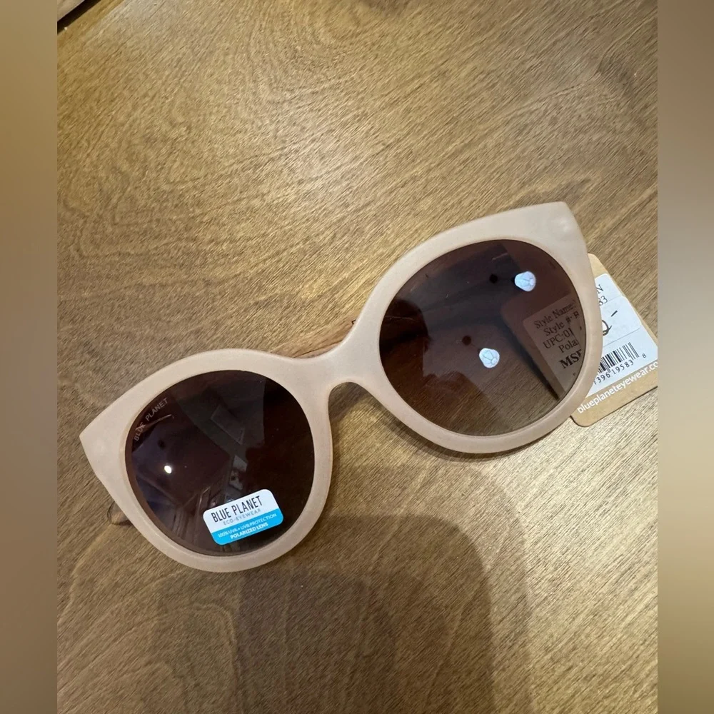 Blue planet eyewear recycled wood and plastic polarized sunglasses NWT
